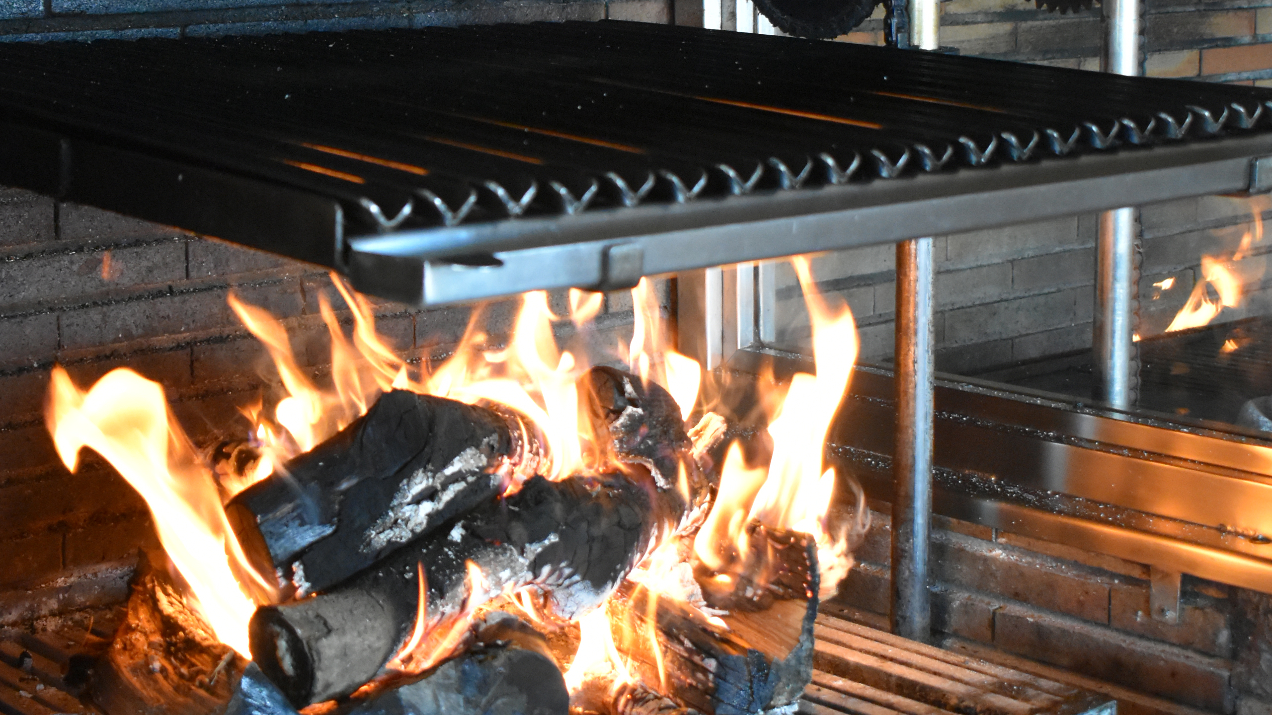 Brasa de leña en Conil | Restaurante Playa Conil