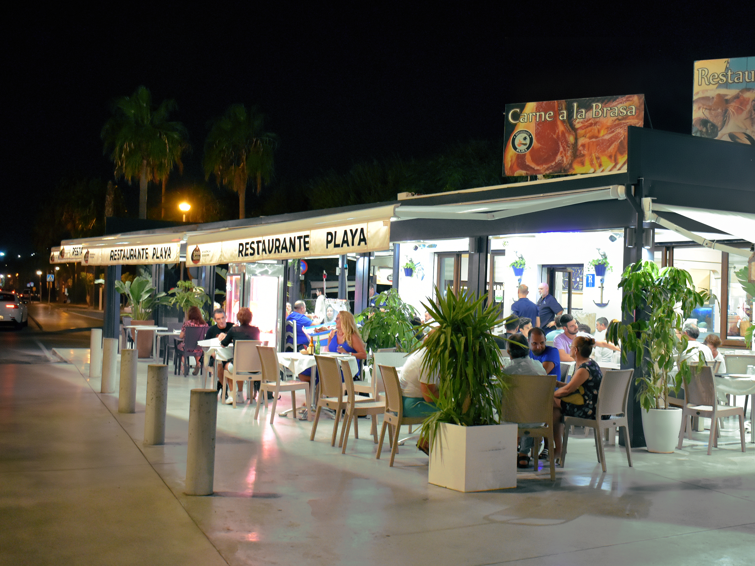 Terraza en el paseo marítimo de Conil | Restaurante Playa Conil